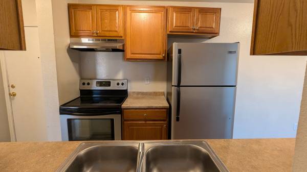 $1,450 / 1br - 850ft2 - Large 1 Bedroom Condo includes Utilities - Move-in Ready!! (Thornton)63973505230210124