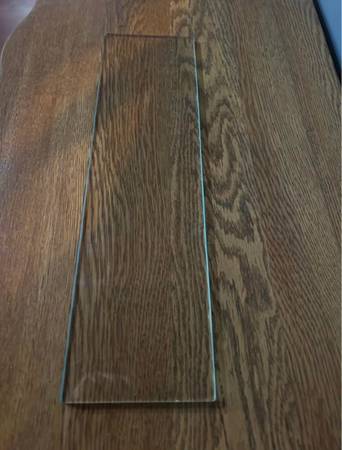 Free 18" x 5" Rectangular Glass Shelf 1