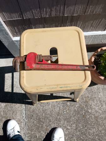 14" pipe wrench 1