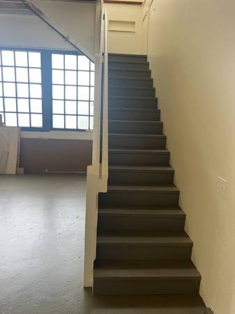 $2,410 / 1br - 1350ft2 - FREE RENT! 1050 47th Ave #14  - Live/Work Apartment Loft (Oakland)63682888428033122