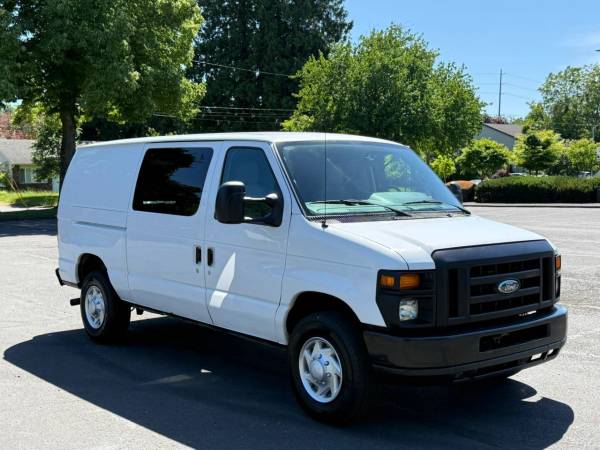 2014 Ford E250 - Photo 8