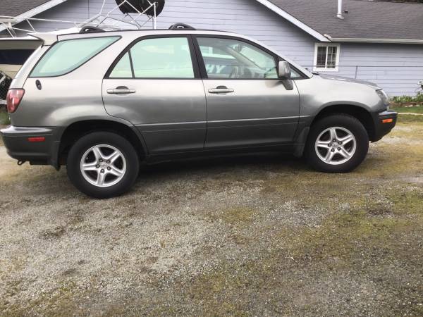 2000 LEXUS RX300 4 wd - $3,000 (Seattle)63622961687939121