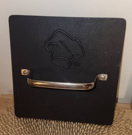 Pampered Chef cast iron press 1