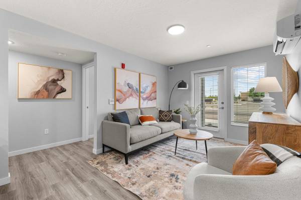 $1,410 / 1br - 640ft2 - Pool, Full Size Washer & Dryer, Playground, Common Area WiFi (Nampa)63794970472451120