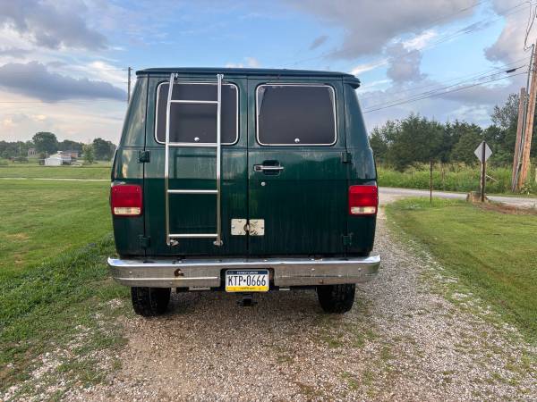 1988 chevy 4x4 pathfinder van - $20,000 (Elizabethtown)63621785351683121