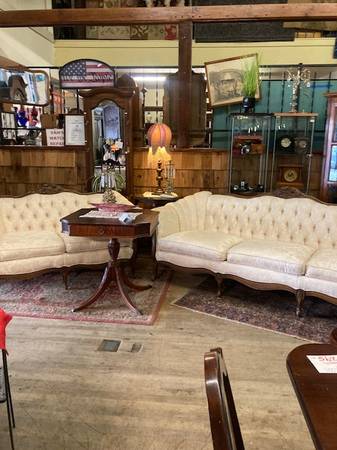 BEAUTIFUL FRENCH PROVINCIAL SOFA AND LOVESEAT 1