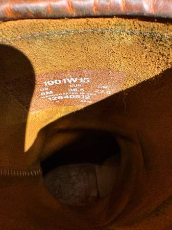 PRICE REDUCED! GENUINE SIZE 6 CHIPPEWA BOOTS 1