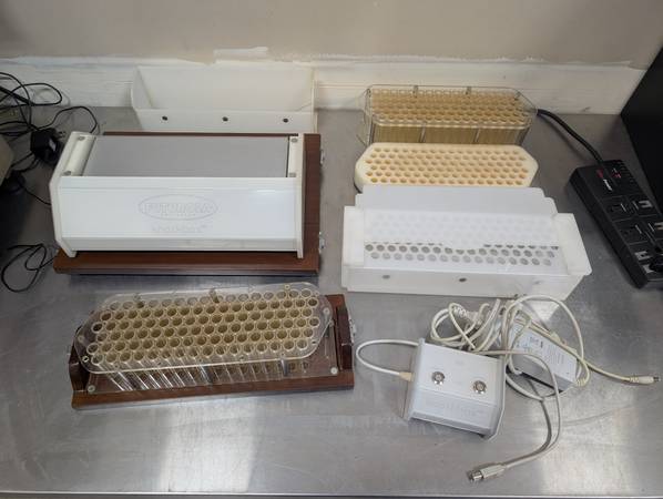 Futurola Knockbox 100 Pre-Roll Cone Filling Machine + Extra Kit – Used 1