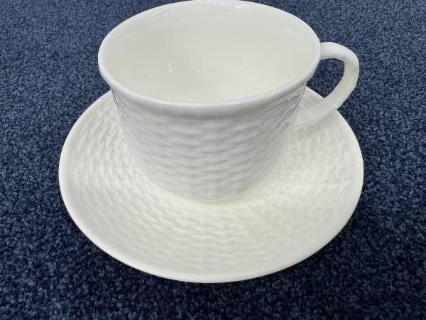 Wedgewood Nantucket Basket Coffee Cups, Saucers and Bread Plates 1