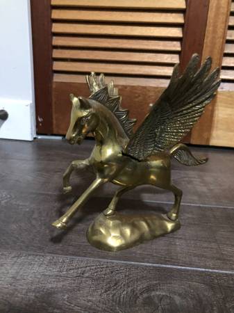 Vintage Mid Century Brass Pegasus in great condition. Beautiful piece 1