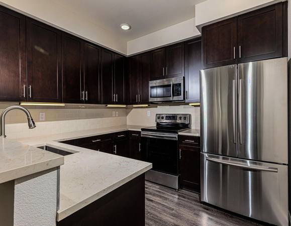 $3,295 / 3br - 1632ft2 - Luxury Upgrades in a New Unit- Upscale Features, Spacious Dining Room (San Diego)63878361414657122
