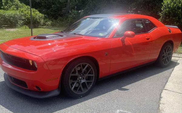2017 Dodge Challenger R/T Scat Pack con capó Shaker - $28,000 (Chantilly)63616182059265120