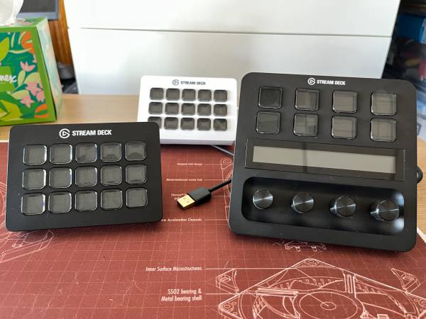 White/Black Elgato Stream Deck, StreamDeck+ 1