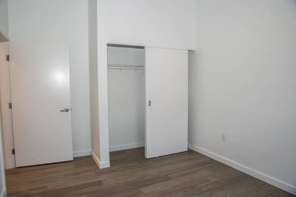 $1,348 / 1br - Modern Kitchen, 1 bedroom, in Tigard OR (9660 SW Greenburg Rd, Tigard, OR)63615695875329124
