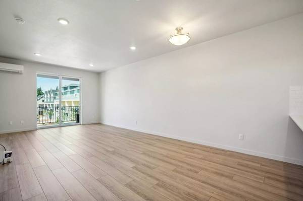 $2,999 / 3br - 1745ft2 - Beautiful 1745 Sq Foot 3 bed / 3.5 bath in peaceful quiet neighborhood (Oregon City)63914739083907123