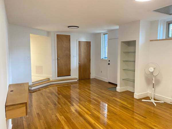 $3,300 / 2br - Renovated apartment - 3 room, 2 full bath, full kitchen - $3,300 (Jamaica Plain)63809989441537122