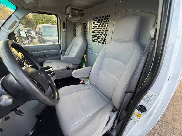 2012 Ford Econoline E 150 - Photo 13