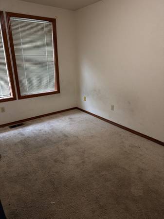 Room for rent - Lakeland Hills 1