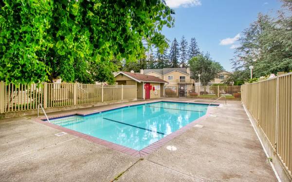 $2,075 / 3br - 1100ft2 - Garages, Full-size Washer & Dryer, Playground, Views63995110222595120