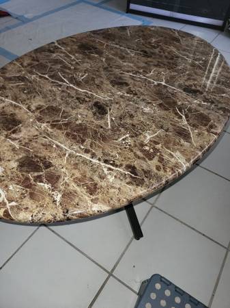 Coffee & 2 accent tables 1