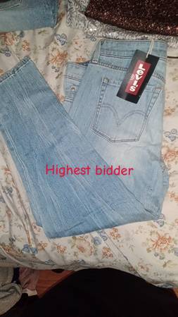 BRAND NEW medium tagged levi jeans 1