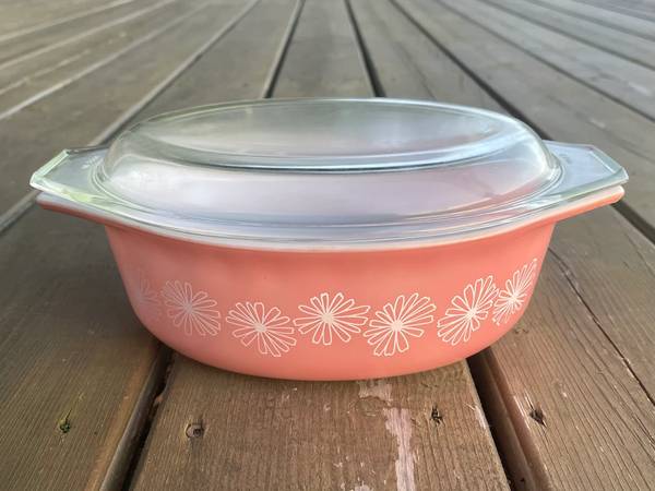 Pyrex Pink Daisy Casserole and Lid 1