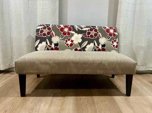 Beautiful Settee Loveseat 1