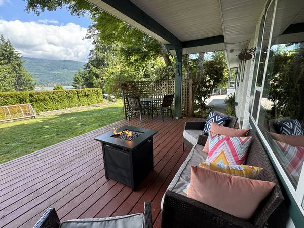 3 bdr 2 bath house in Sechelt 2
