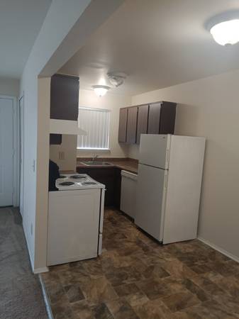 $1,375 / 3br - Apply today!! (Taylor)63926725812738122