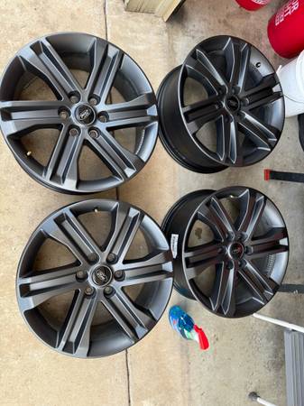 Im selling the 20 Inch wheels only off my 2023 F150. - $500 (Calera)634434079334411226