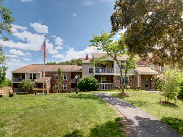 $2,500 / 2br - 748ft2 - 2 Bedroom Apartment - Heat & Hot Water Included: Vouchers Welcome (Maynard)63699353557633123