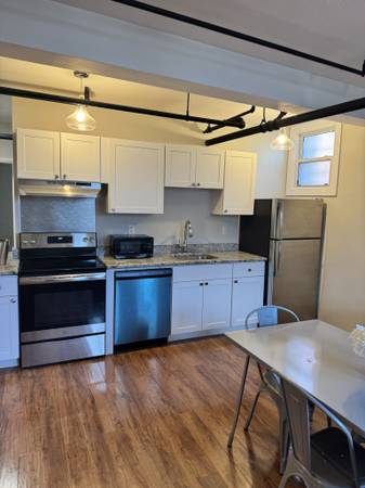 $4,200 / 4br - Allston 4 Bed/2 Bath Apartment | Commonwealth Ave (Allston)64213547120001122
