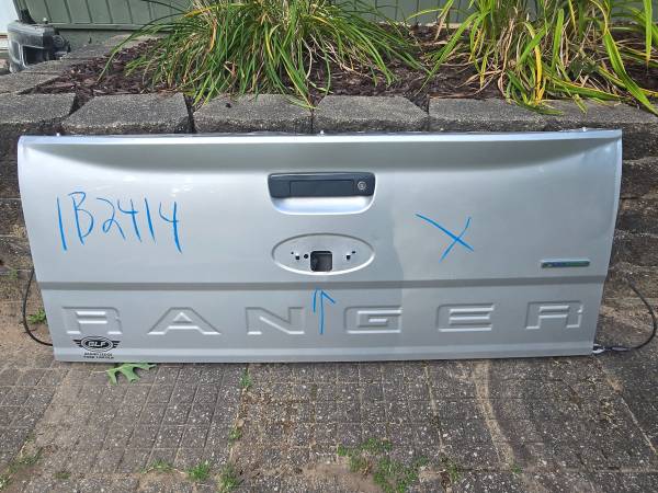 2019-2023 OEM Ford Ranger Tailgate - Silver 1