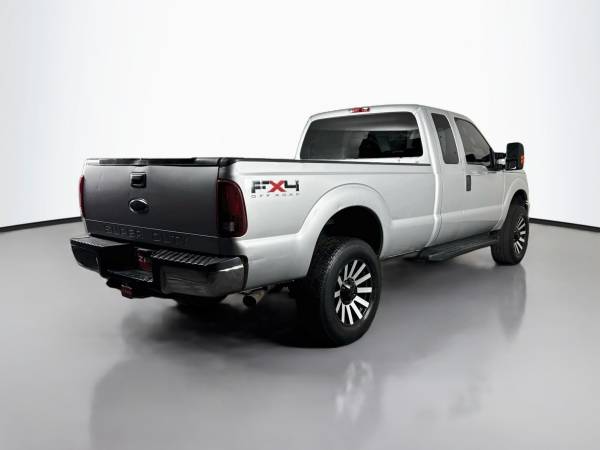 2011 Ford Super Duty F-350 - Photo 5