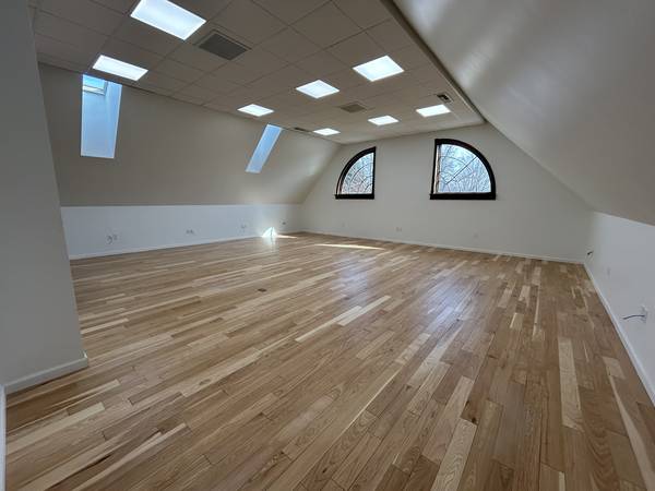 $2,934 / 1542ft2 - 1542 SqFt Professional Office Suite (Syracuse)63982839141635122