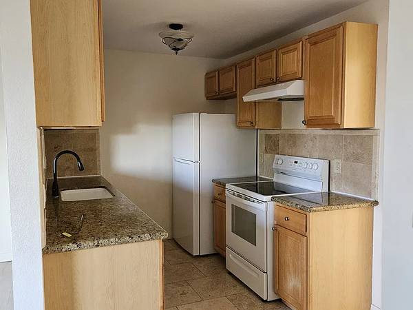 $1,050 / 1br - 534ft2 - Bright and spacious one bed one bath apartment for rent 区1 x one 分钟车 (4040 49th St APT 6)64037218016897120