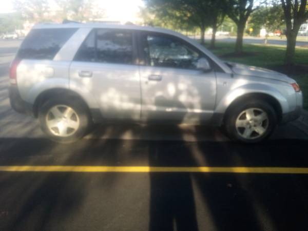 05 Saturn Vue parts car or fix 1