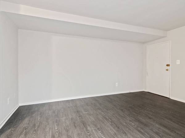 $1,825 / 3br - Smoke Free, Renovated Units, Dishwasher (2100 Parkland Square, District Heights, MD)63779126824449124