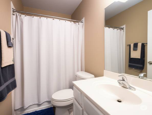 $600 / 1 habitación - Habitación privada y baño tranquilos - Un refugio silencioso en el valle (Panorama City, CA)63470371881857122