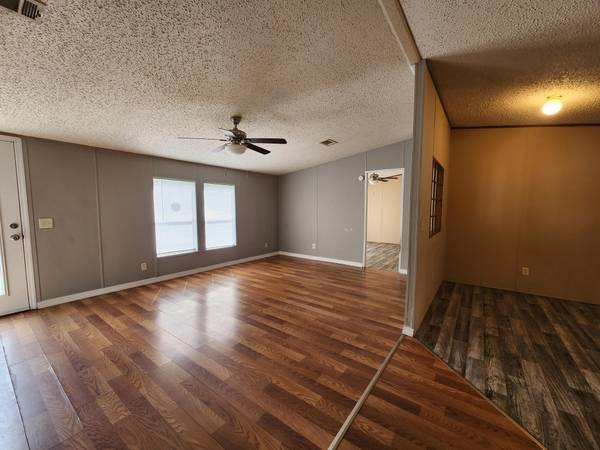 $1,450 / 3br - 3 Bed, 2 Bath on 1/3 Acre Fenced Lot – No Gas or Water Bills! (Interlachen)63963328364163124