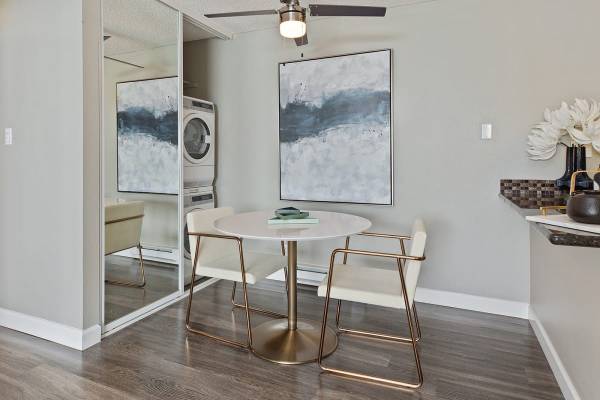 $4,350 / 2br - 866ft2 - Hardwood Flooring, Street Parking, Large Closets (pacifica)63667888789249123