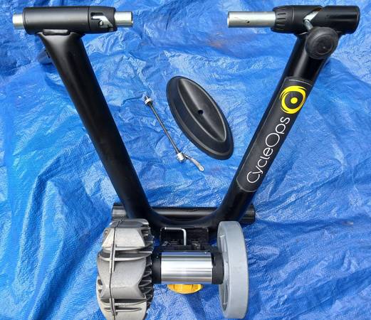 Cicloentrenador indoor CycleOps Fluid - $120 (Renton)63436076160897123