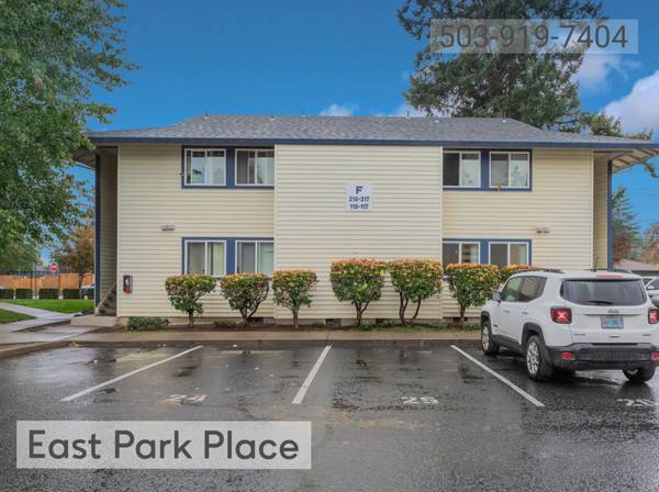 $1,450 / 2br - Convenient Two Bedroom - Off-Street Parking - Washer & Dryer Hookup (Rockwood Area)63841708265091120