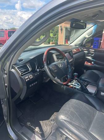 2013 Lexus LX570 - $21,750 (North Potomac)63435012429571123