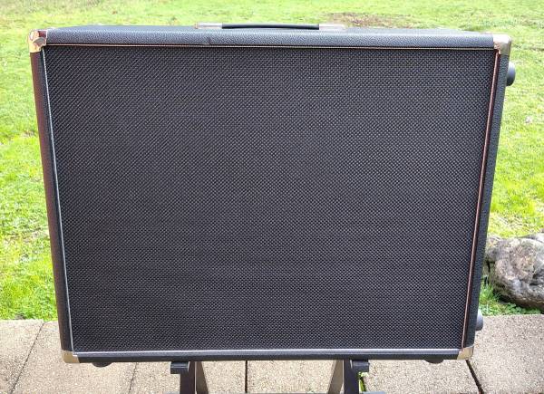 Mission Engineering GM-2 Gemini II 2x12" 220-Watt Guitar Cabinet 1