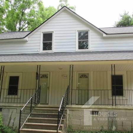 $975 / 2br - 1564ft2 - Country Charm w/Lots of Room!!  Make this Spacious 2/1 Yours Today!! (Glendale)63783789476737120