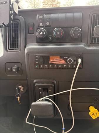 2022 International MV 4300 Extended - Photo 4