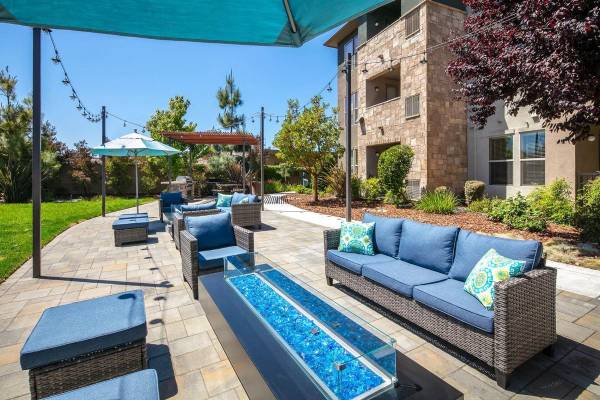 $2,999 / 2br - 1191ft2 - Lovely 2 Bedroom Apartment... Waiting for You to Make it Home! (rohnert pk / cotati)63880129737345121