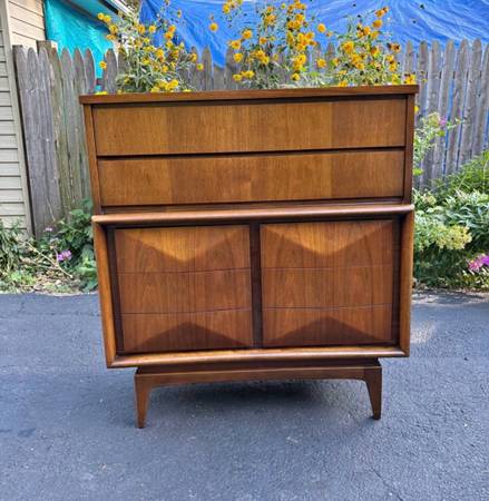 Mid-Century Modern United Diamond Walnut High Chest 1