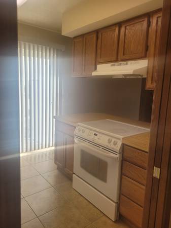 $1,895 / 3br - 1600ft2 - For Rent: 910 S. Johnson Street, Unit C (kennewick)63941563423747121